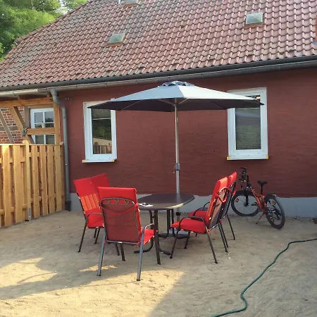 Apartment Dat Hus An De Kirch *