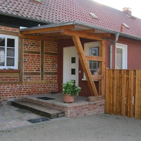 Dat Hus An De Kirch * Kummerow (Mecklenburgische Seenplatte)